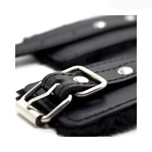 Fur lined wrist restraints black (1)